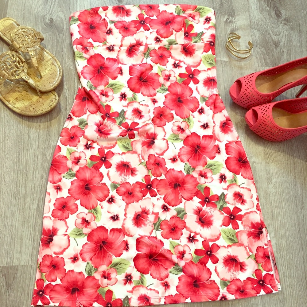 M Hawaiian 🌺 strapless dress, EEUC